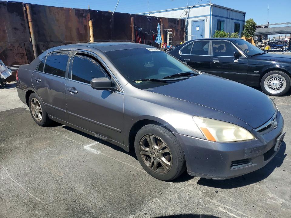 2006 Honda Accord VIN 1HGCM56716A124656 COPART salvage auction — MINOR DENT/SCRATCHES, Ca - Dis/Dlr/Exp Only Clean Title, sold $275 on 2026-07-17 (photo 4)