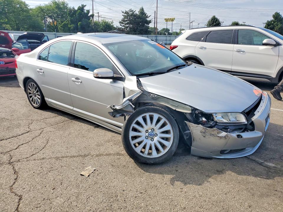 2009 Volvo S80 VIN YV1AH992691104967 COPART salvage auction — FRONT END, OH - CERT OF TITLE-SALVAGE, sold $325 on 2026-08-07 (photo 4)