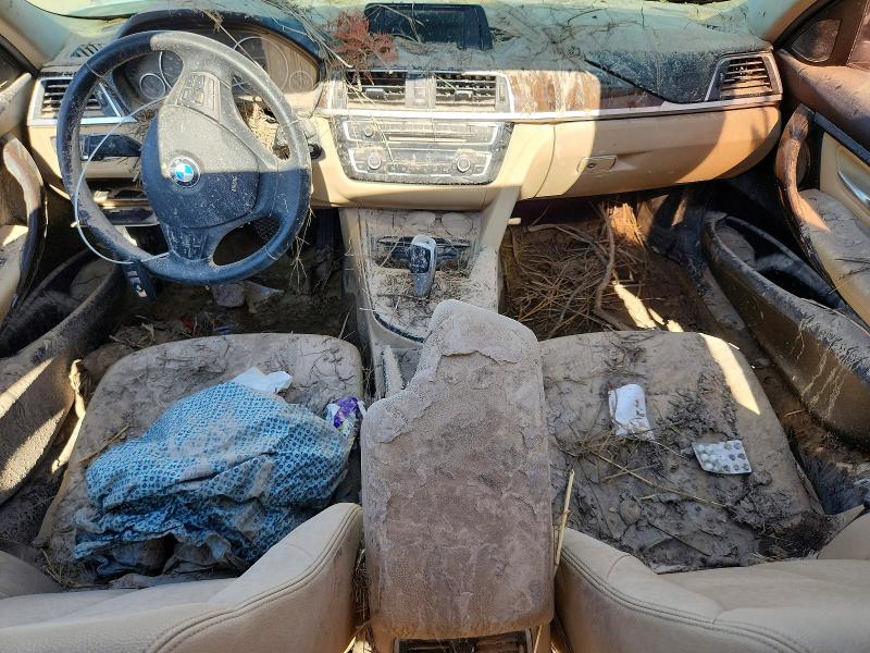 2017 BMW 3er VIN WBA8E1G3XHNU17681 COPART salvage auction — WATER/FLOOD, Tx - Certificate Of Title, sold $500 on 2026-08-20 (photo 8)