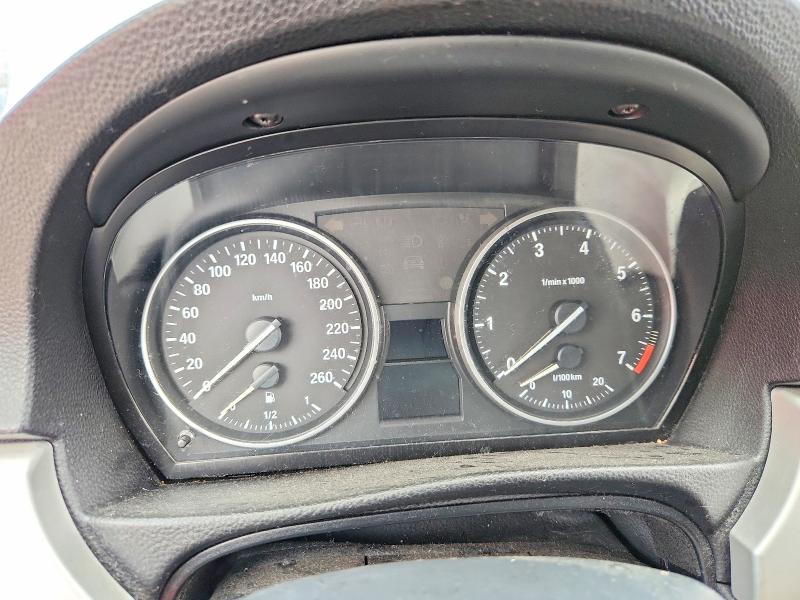 2009 BMW 3 series VIN WBAPG73599A401013 COPART salvage auction — SIDE, ON - PERMIT IRREPAIRABLE, sold $400 on 2026-07-28 (photo 9)