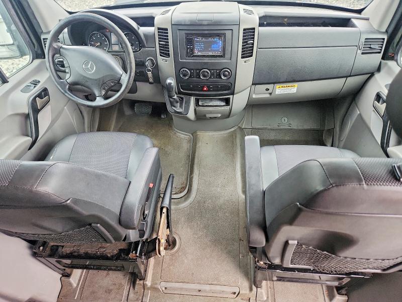 2010 Mercedes-benz Sprinter VIN WDZPE7CCXA5478817 COPART salvage auction — MINOR DENT/SCRATCHES, NJ - CERTIFICATE OF TITLE, sold $3,100 on 2026-07-27 (photo 8)