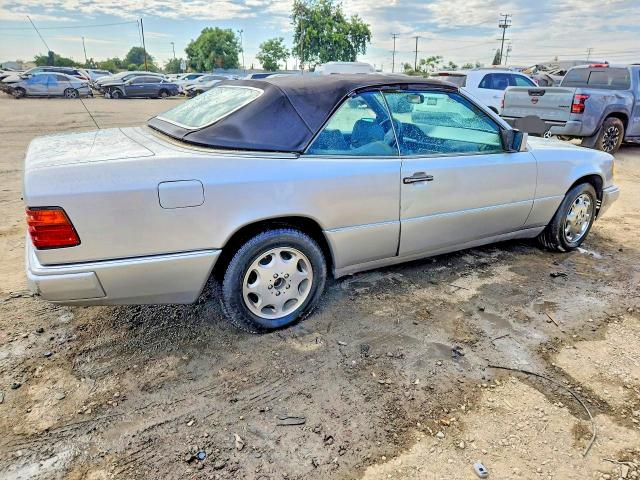 1995 Mercedes-benz E-class VIN WDBEA66E7SC185995 COPART salvage auction — MINOR DENT/SCRATCHES, Nv - Dis/Dlr/Exp Only Clean Title (P), sold $1,750 on 2026-07-27 (photo 3)