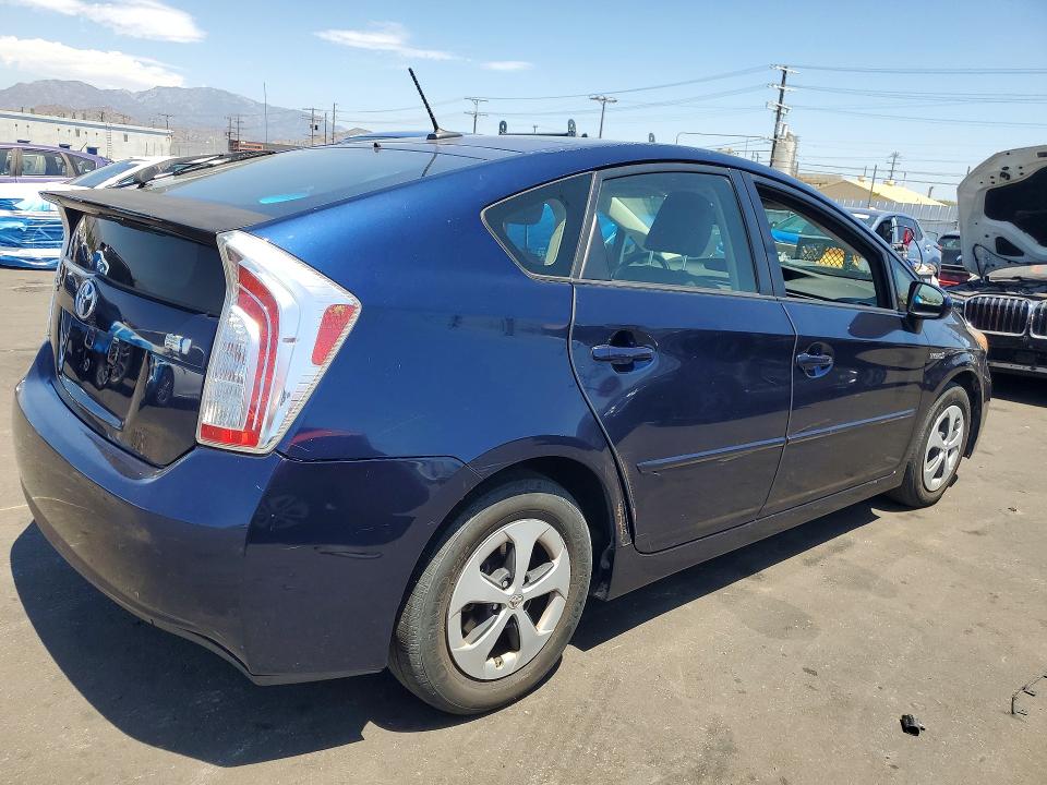 2012 Toyota Prius VIN JTDKN3DU2C1527979 COPART salvage auction — SIDE, CA - DIS/DLR/EXP ONLY CLEAN TITLE, sold $2,050 on 2026-07-29 (photo 3)