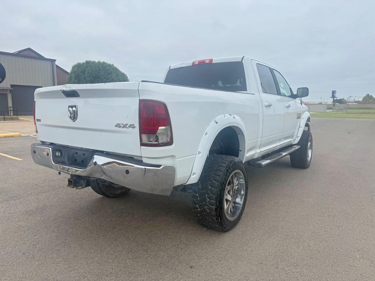 2017 Ram 2500 VIN 3C6UR5DL8HG620599 COPART salvage auction — Minor Dent/Scratches, Ct - Clean Title, sold $7,200 on 2026-09-15 (photo 4)