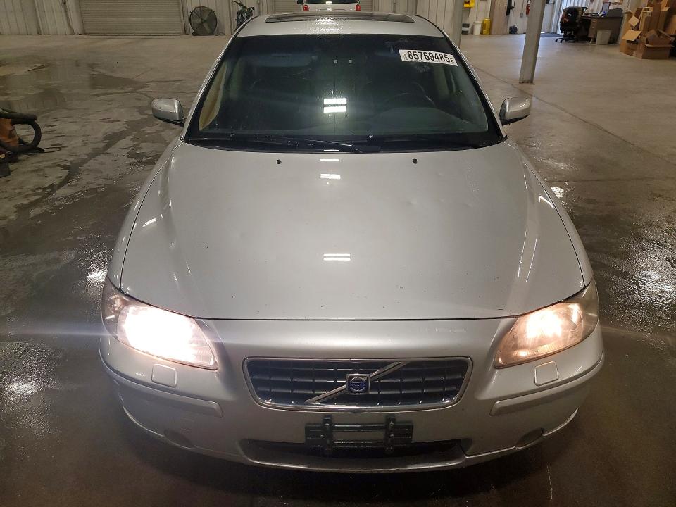 2006 Volvo S60 VIN YV1RH592062536827 COPART salvage auction — HAIL, Mn - Cert Of Title-Prior Salvage, sold $600 on 2026-08-11 (photo 5)