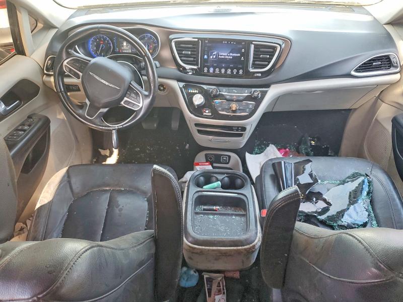 2017 Chrysler VIN 2C4RC1BG1HR823214 COPART salvage auction — MINOR DENT/SCRATCHES, Nv - Salvage Title, sold $2,500 on 2026-08-28 (photo 8)