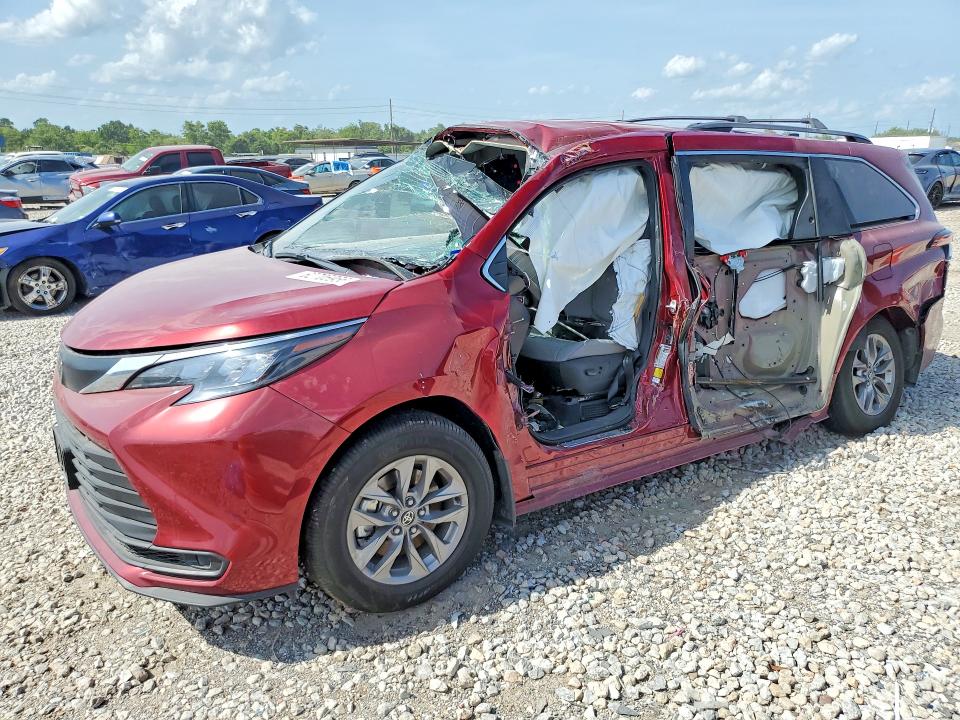 2026 Toyota Sienna VIN 5TDKRKEC3TS293357 — COPART salvage auction photo