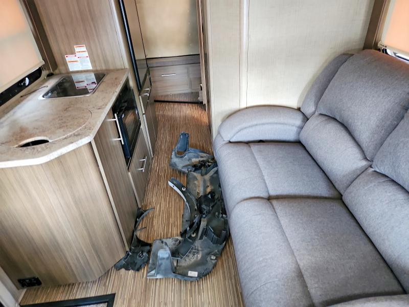 2017 Thor Motor home VIN 1FDWS8PV3HKA47619 COPART salvage auction — FRONT END, WI - CERTIFICATE OF TITLE, sold $17,100 on 2026-08-03 (photo 5)