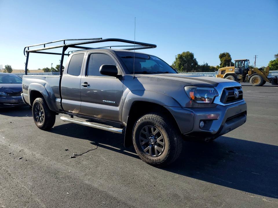 2014 Toyota Tacoma VIN 5TFTX4GNXEX035161 COPART salvage auction — SIDE, CA - SALVAGE CERTIFICATE, sold $4,700 on 2026-07-27 (photo 4)