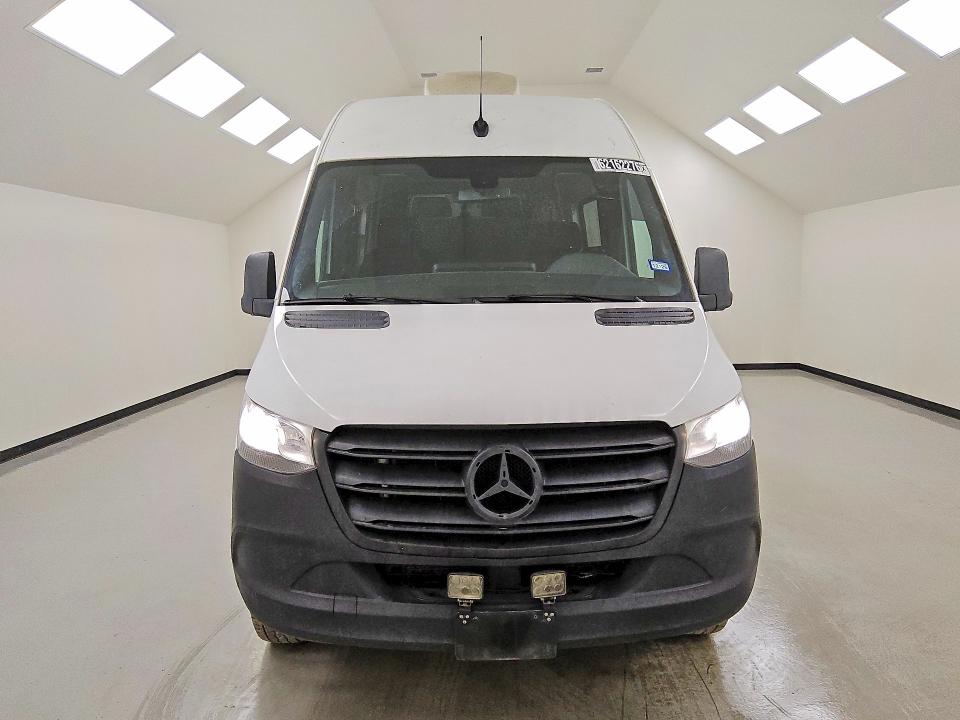2020 Mercedes-benz Sprinter VIN W1W4ECHY7LT036838 COPART salvage auction — MINOR DENT/SCRATCHES, TX - CERTIFICATE OF TITLE, sold $11,700 on 2026-08-25 (photo 5)