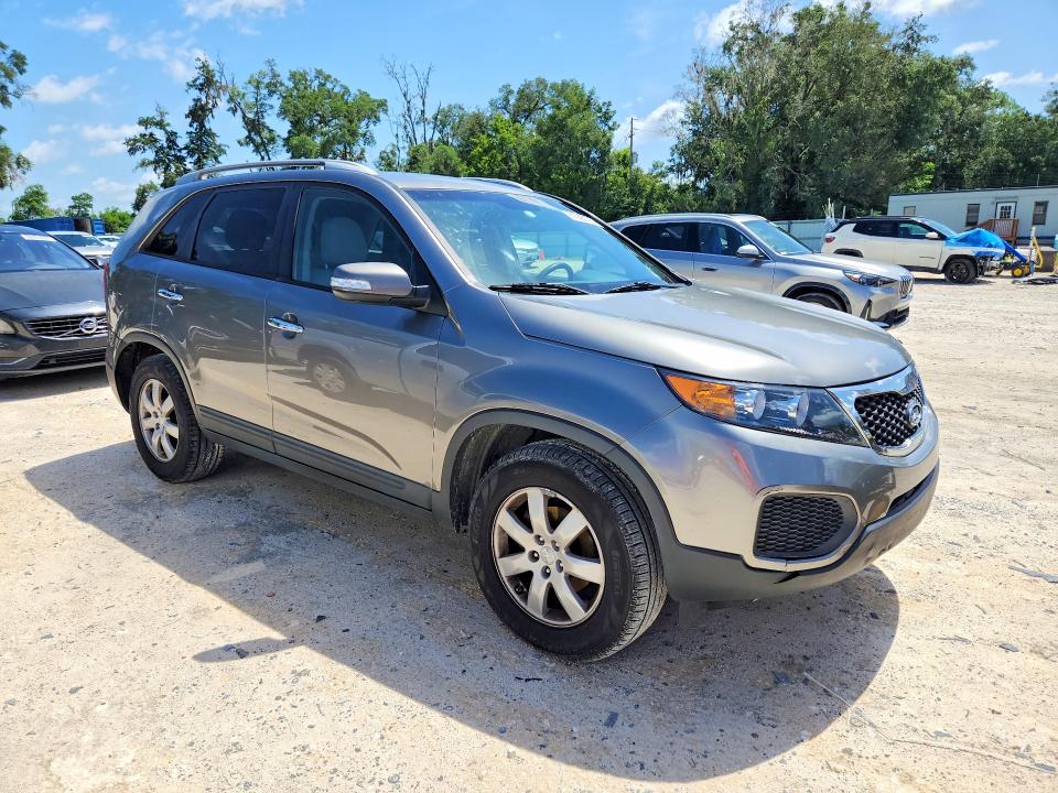 2013 Kia Sorento VIN 5XYKT4A22DG402772 COPART salvage auction — REAR END, FL - CERT OF TITLE SLVG REBUILDABLE, sold $1,750 on 2026-07-28 (photo 4)