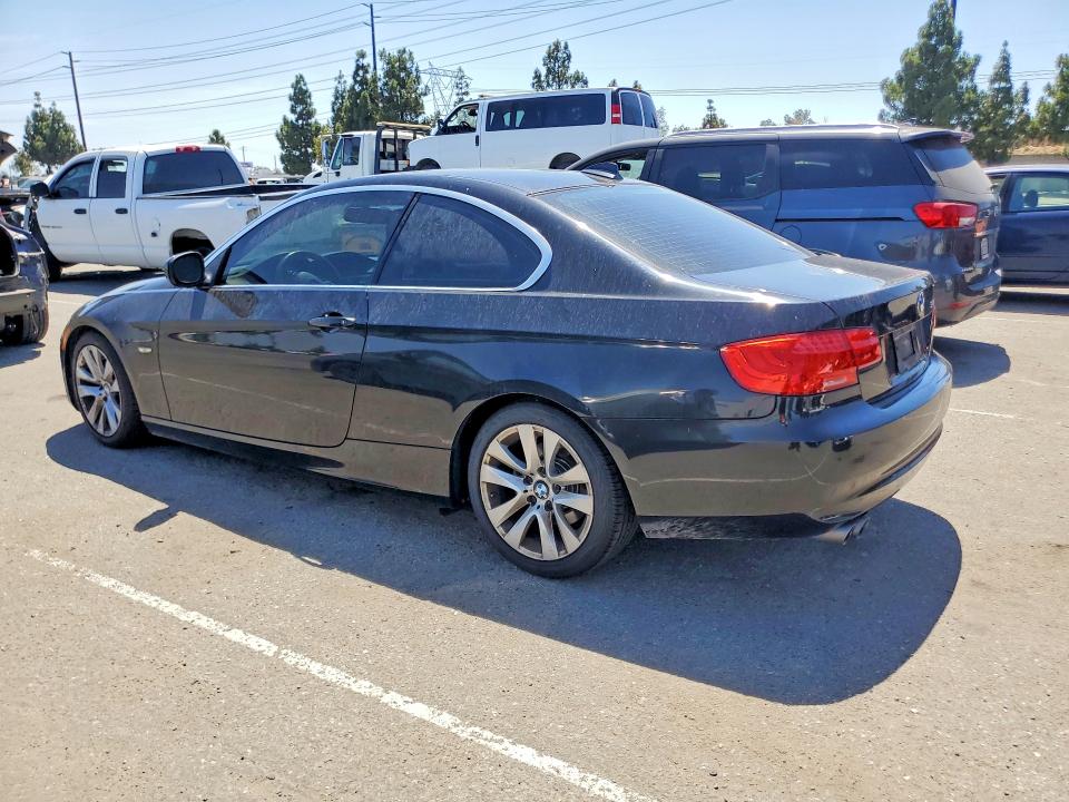 2012 BMW 3er VIN WBAKE5C59CE755960 COPART salvage auction — NORMAL WEAR, Ca - Dis/Dlr/Exp Only Clean Title, sold $1,400 on 2026-08-04 (photo 2)