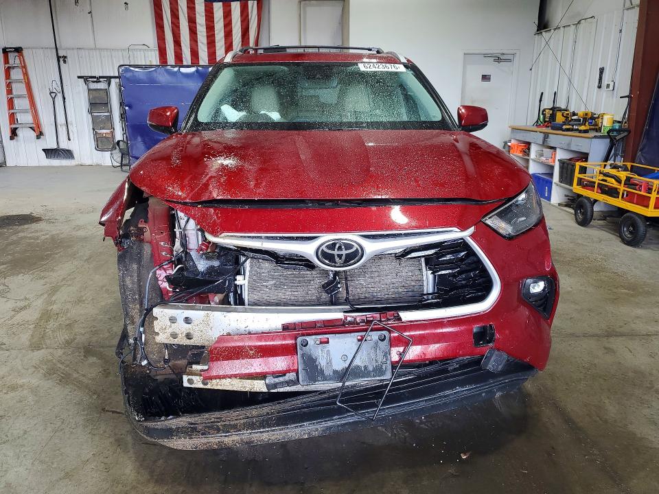 2022 Toyota Highlander VIN 5TDGZRBH6NS224048 COPART salvage auction — FRONT END, Salvage Title, sold $14,600 on 2026-08-24 (photo 5)
