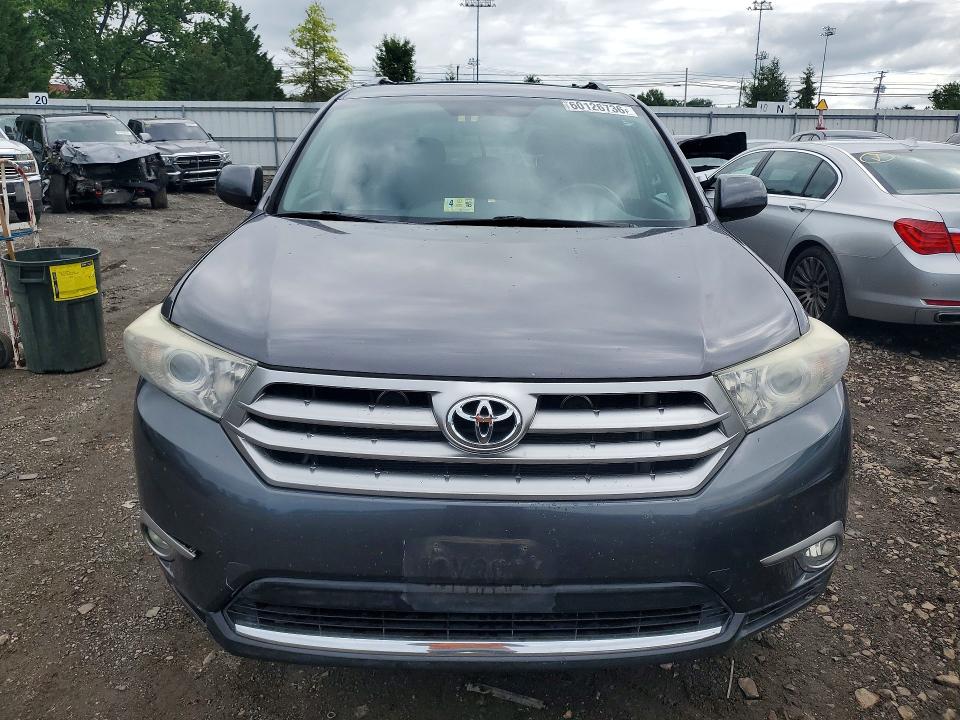 2013 Toyota Highlander VIN 5TDBK3EH5DS265535 COPART salvage auction — FRONT END, Md - Cert Of Salvage > 75% Damage, sold $4,250 on 2026-07-20 (photo 5)