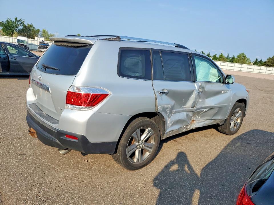 2011 Toyota Highlander VIN 5TDDK3EH7BS051197 COPART salvage auction — SIDE, Mn - Certificate Of Title, sold $3,700 on 2026-07-25 (photo 3)
