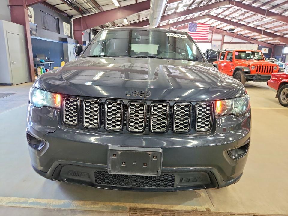 2018 Jeep Grand cherokee VIN 1C4RJFAG5JC120413 COPART salvage auction — MINOR DENT/SCRATCHES, WV - CERTIFICATE OF TITLE (P), sold $1,550 on 2026-07-17 (photo 5)