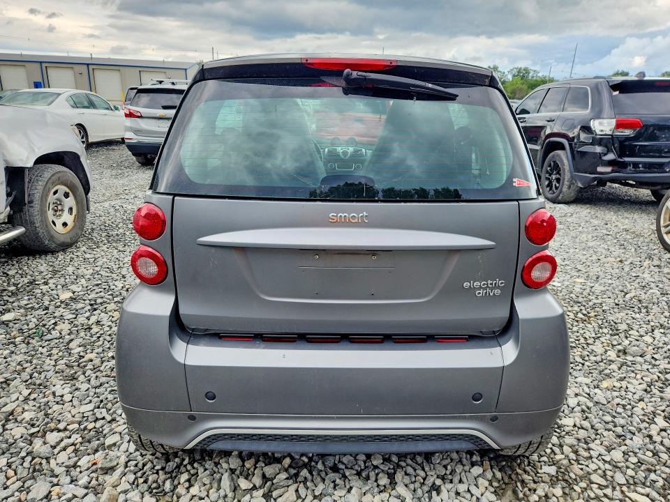 2015 Smart Fortwo VIN WMEEJ9AA2FK840407 COPART salvage auction — MECHANICAL, Ma - Cert Of Title-Reconstrctd Coll, sold $600 on 2026-08-07 (photo 6)