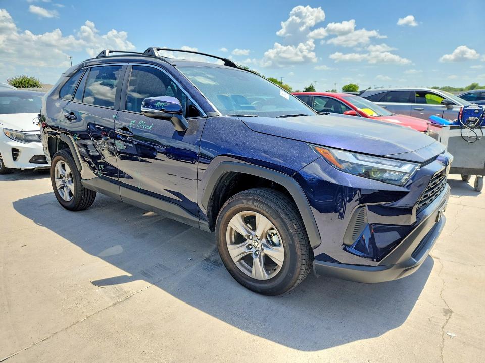 2025 Toyota Rav 4 VIN 2T3W1RFV8SW415709 COPART salvage auction — REAR END, TX - SALVAGE VEHICLE TITLE, sold $11,100 on 2026-07-18 (photo 4)