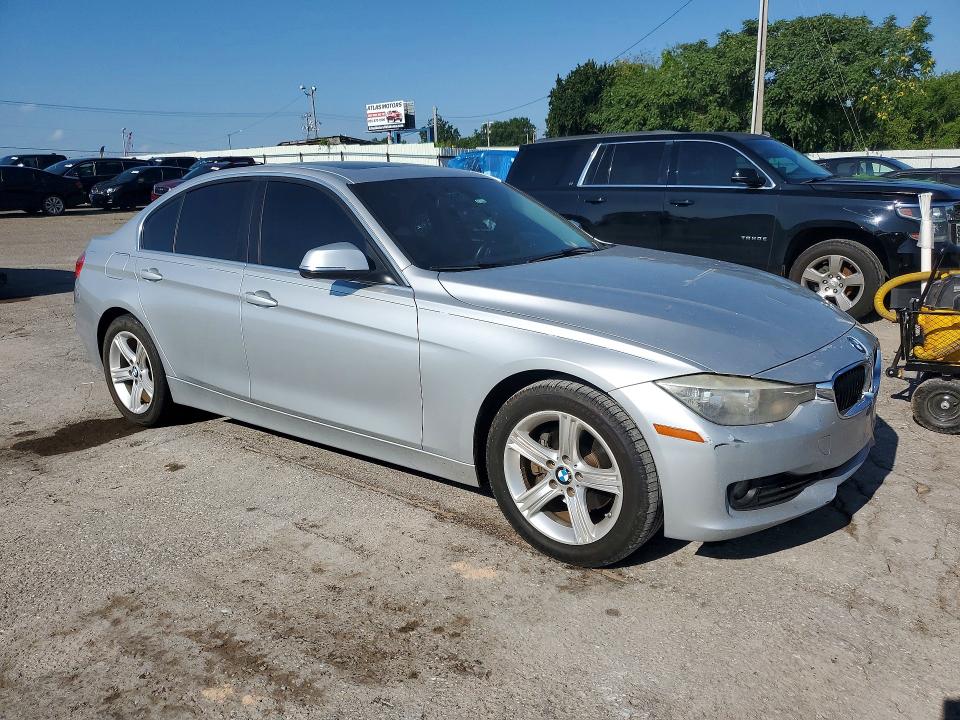 2015 BMW 3er VIN WBA3A5C52FF606384 COPART salvage auction — FRONT END, Ok - Certificate Of Title, sold $125 on 2026-07-16 (photo 4)