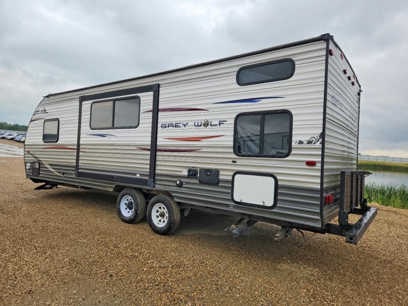 2015 Foresriver VIN 4X4TCKY28FK026942 COPART salvage auction — VANDALISM, AB - BOS - SALVAGE, sold $2,050 on 2026-09-03 (photo 3)