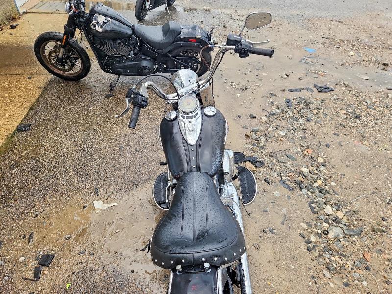 2017 Harley-davidson Fl VIN 1HD1BWV19HB034388 COPART salvage auction — MINOR DENT/SCRATCHES, Va - Certificate Of Title, sold $1,150 on 2026-07-24 (photo 6)