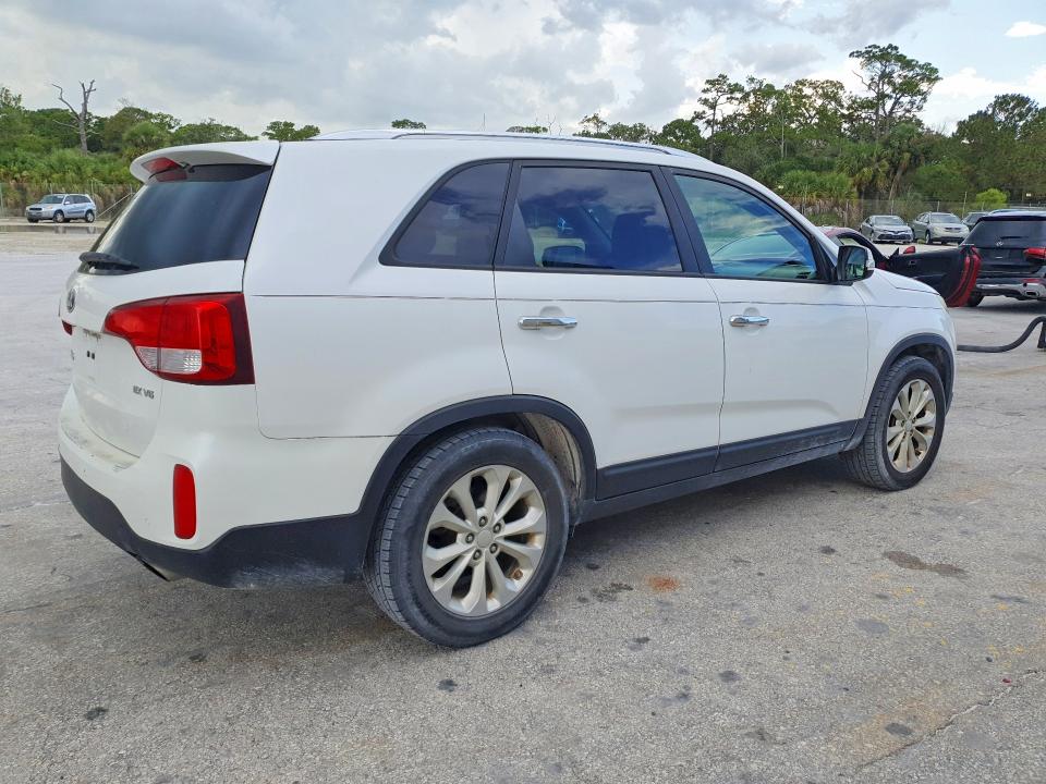 2015 Kia VIN 5XYKU4A7XFG640557 COPART salvage auction — SIDE, Fl - Cert Of Title Slvg Rebuildable, sold $2,600 on 2026-07-15 (photo 3)