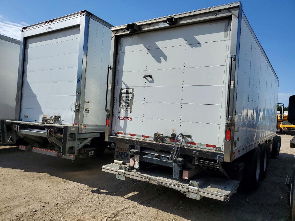 2020 Freightliner M2 VIN 3ALHC5DV0LDLS1694 COPART salvage auction — FRONT END, AZ - CERT OF TITLE - SALVAGE, sold $1,500 on 2026-08-12 (photo 3)