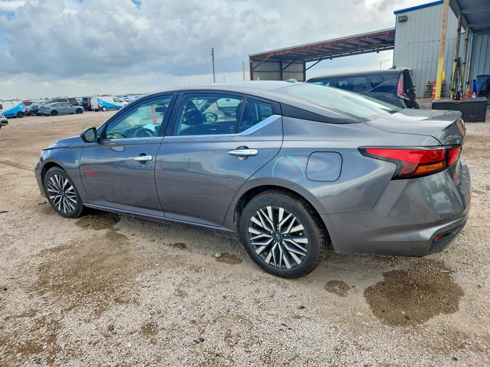 2025 Nissan Altima VIN 1N4BL4DV1SN321098 COPART salvage auction — VANDALISM, Fl - Certificate Of Title, sold $8,400 on 2026-07-27 (photo 2)