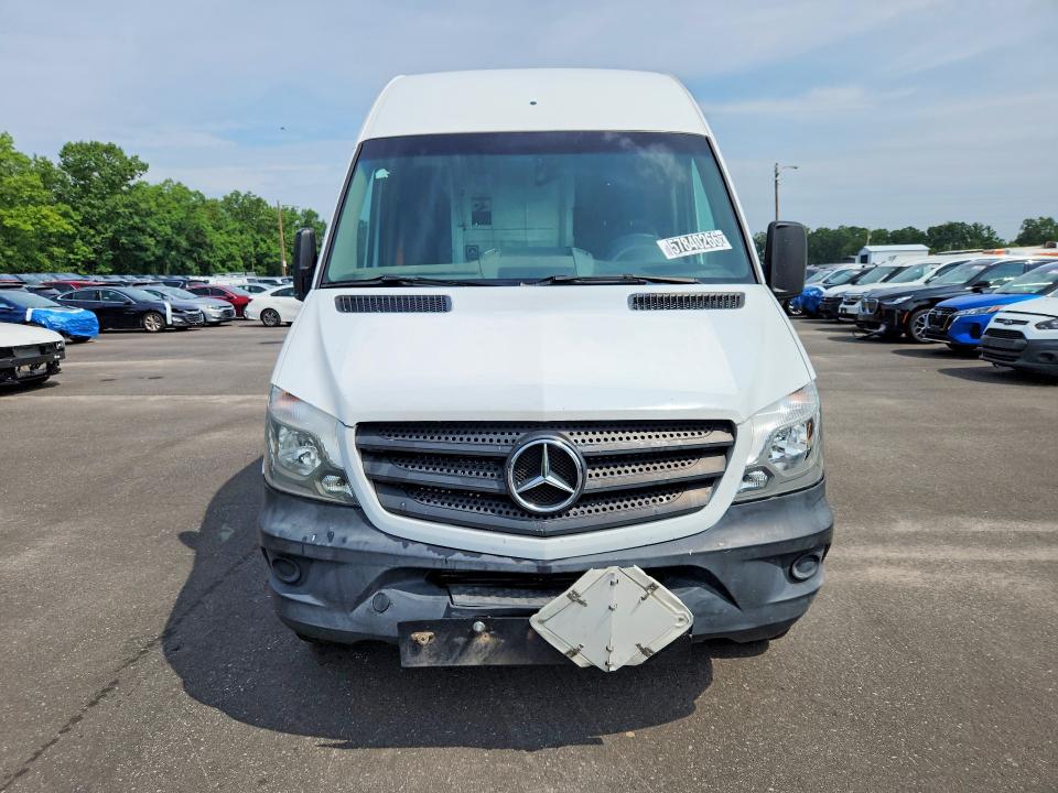 2014 Mercedes-benz Sprinter VIN WD3PE8DE6E5901141 COPART salvage auction — NORMAL WEAR, Nj - Certificate Of Title, sold $150 on 2026-07-21 (photo 5)