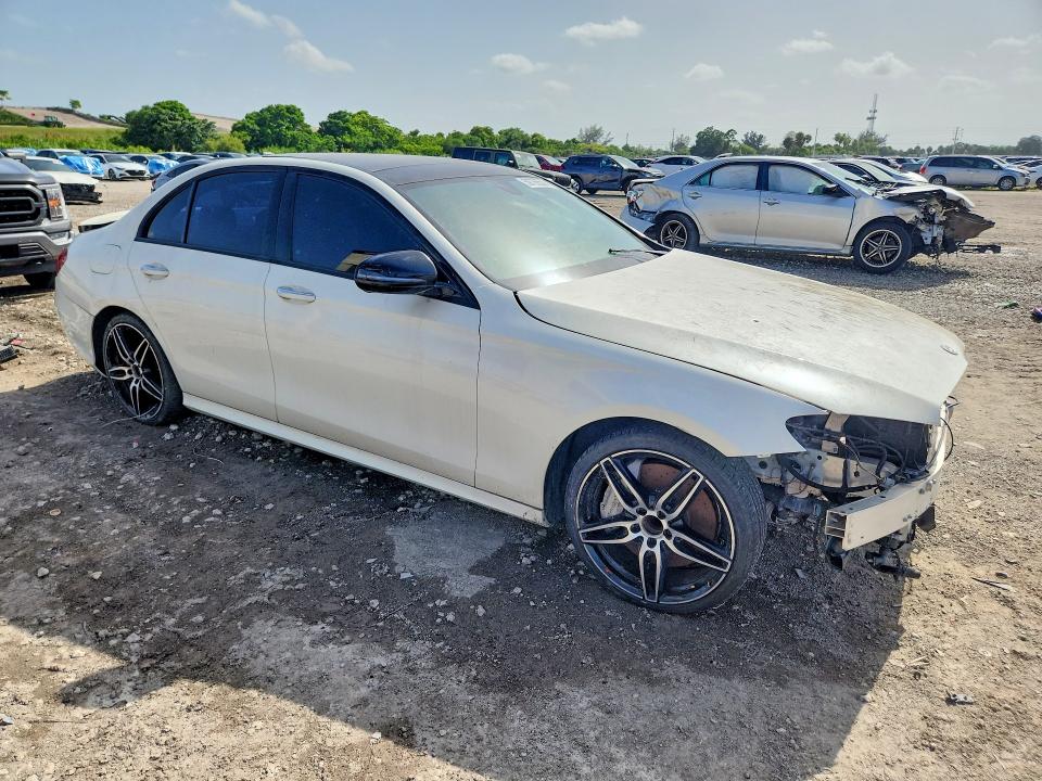2020 Mercedes-benz E-klasse VIN WDDZF8DB2LA700784 COPART salvage auction — MECHANICAL, Fl - Certificate Of Title (P), sold $4,800 on 2026-07-28 (photo 4)