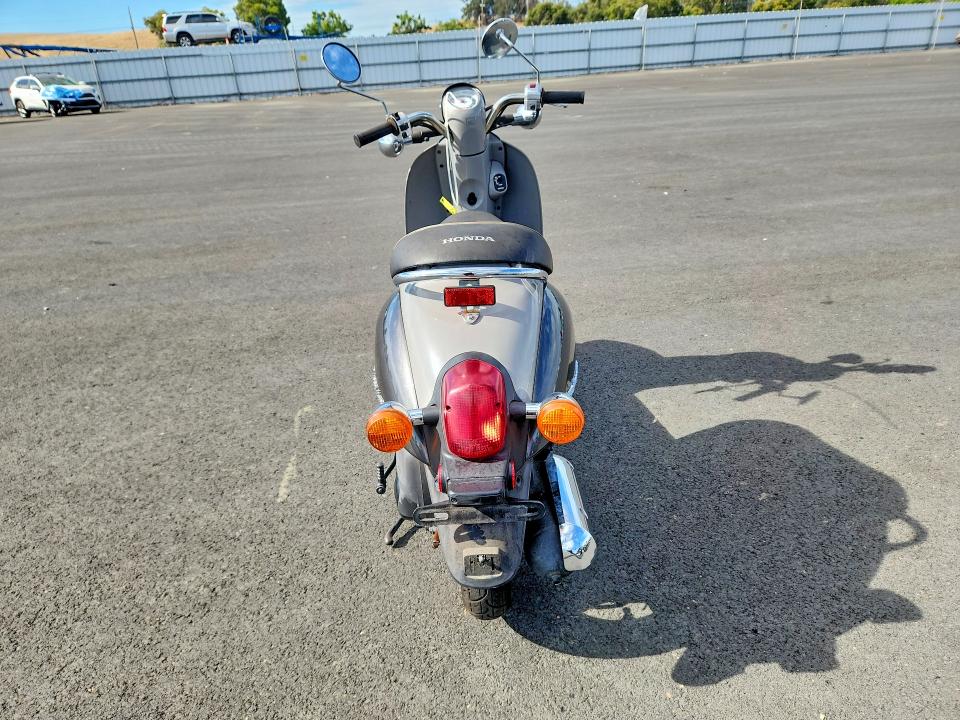 2009 Honda Chf50 VIN JH2AF606X9K500671 COPART salvage auction — MINOR DENT/SCRATCHES, CA - DIS/DLR/EXP ONLY CLEAN TITLE, sold $10 on 2026-07-27 (photo 4)