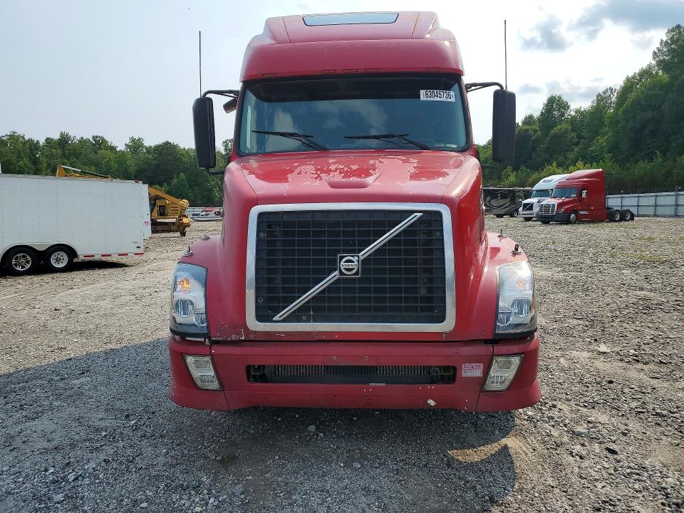 2007 Volvo Vnl VIN 4V4NC9TG17N429708 COPART salvage auction — MINOR DENT/SCRATCHES, Sc - Certificate Of Title, sold $2,850 on 2026-08-11 (photo 5)