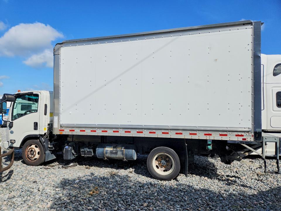 2020 Isuzu Npr VIN JALE5W165L7303749 COPART salvage auction — MINOR DENT/SCRATCHES, Fl - Certificate Of Title, sold $8,100 on 2026-07-28 (photo 2)