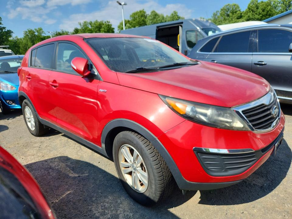 2011 Kia Sportage VIN KNDPBCA20B7047677 COPART salvage auction — MINOR DENT/SCRATCHES, CT - CERTIFICATE OF TITLE (P), sold $1,850 on 2026-07-27 (photo 4)