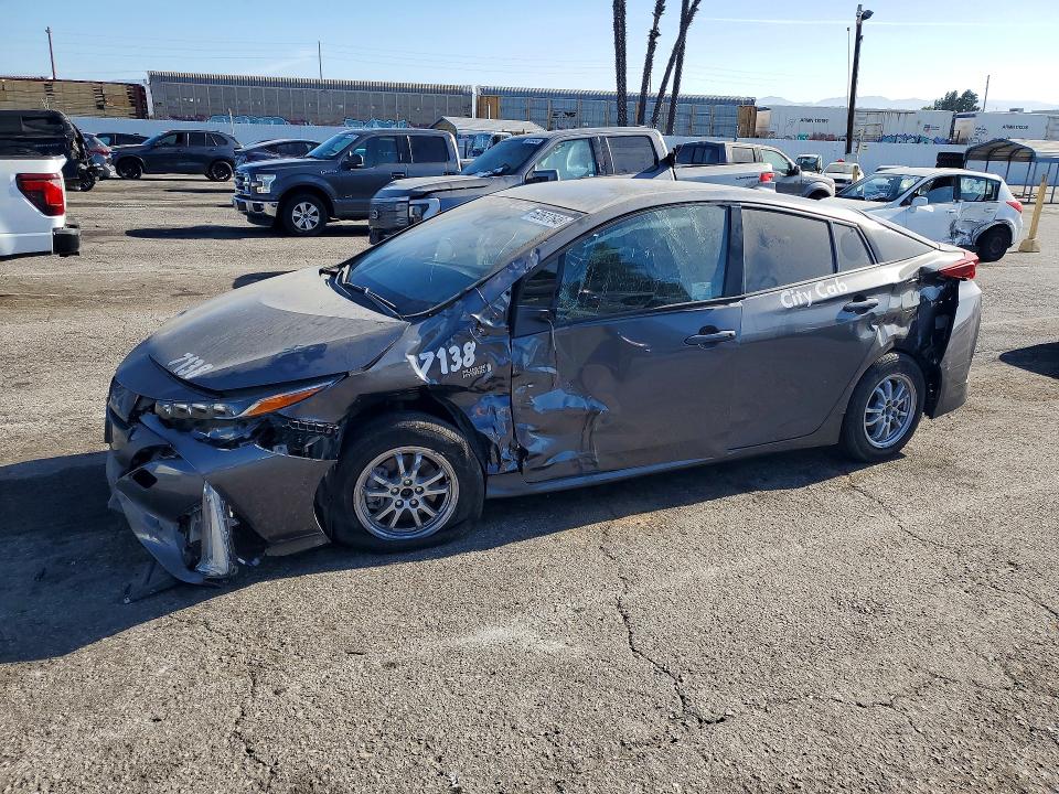 2022 Toyota Prius VIN JTDKAMFPXN3218468 COPART salvage auction — SIDE, CA - DIS/DLR/EXP ONLY CLEAN TITLE, sold $6,000 on 2026-08-01 (photo 1)