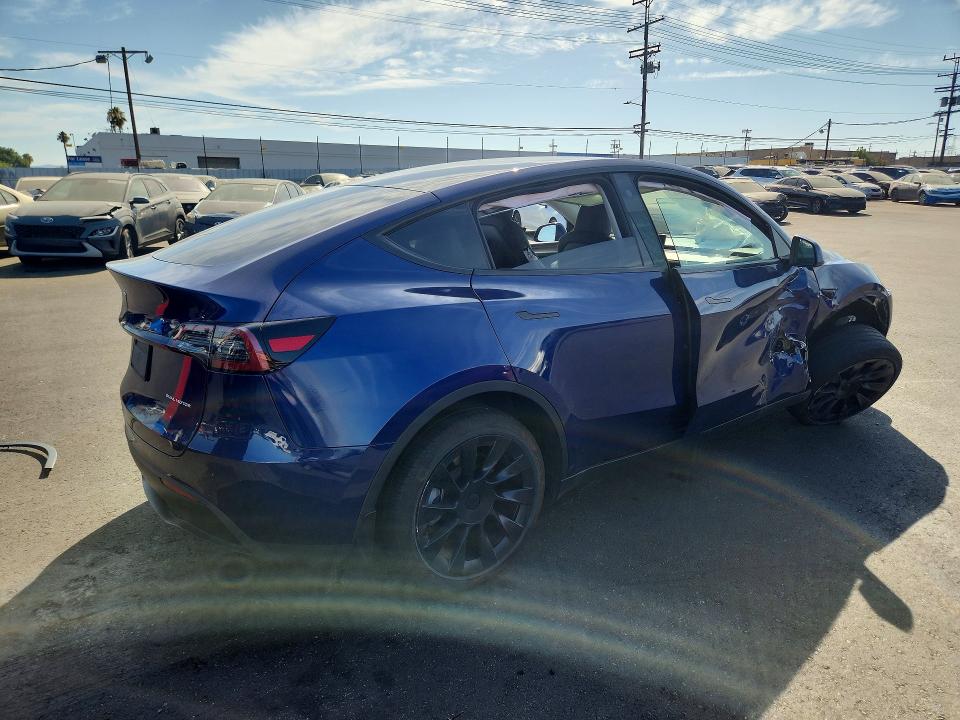 2023 Tesla Model y VIN 7SAYGDEE1PA124414 COPART salvage auction — FRONT END, CA - SALVAGE CERTIFICATE, sold $4,850 on 2026-07-27 (photo 3)
