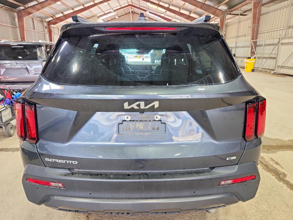 2023 Kia Sorento VIN 5XYRHDLF7PG163854 COPART salvage auction — WATER/FLOOD, LA - CERT OF TITLE-SALVAGE FLOOD, sold $7,400 on 2026-08-21 (photo 6)