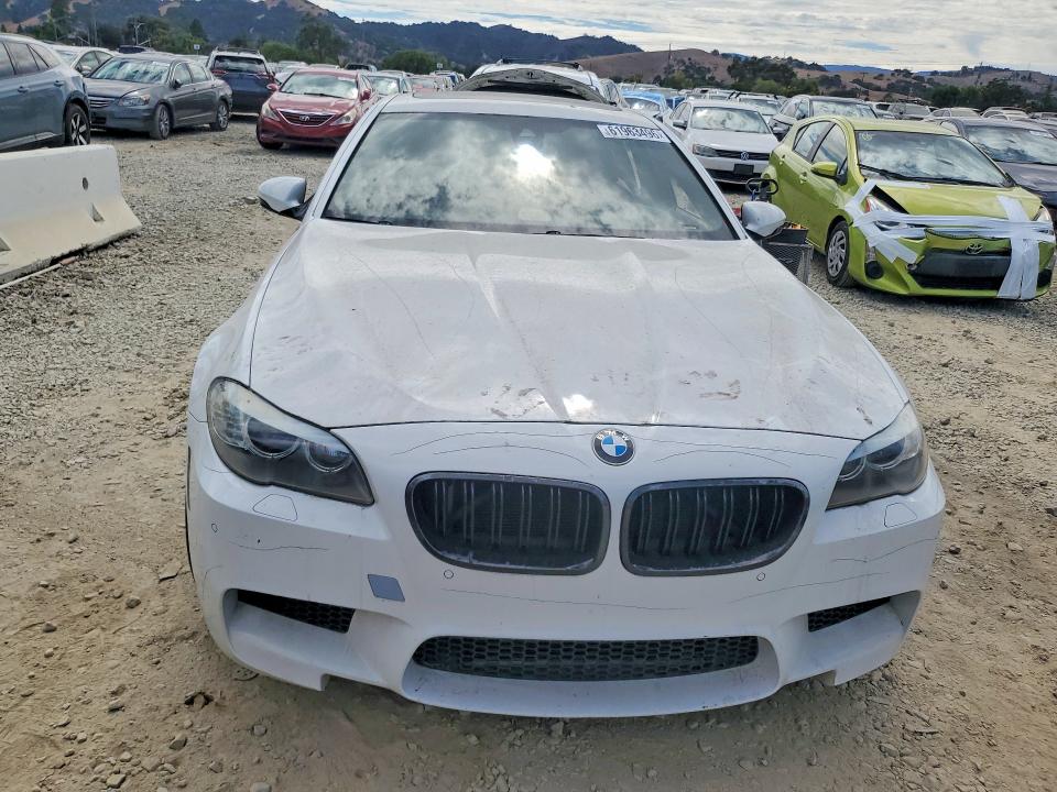 2013 BMW M5 VIN WBSFV9C5XDC774051 COPART salvage auction — VANDALISM, CA - SALVAGE CERTIFICATE, sold $2,600 on 2026-07-28 (photo 5)