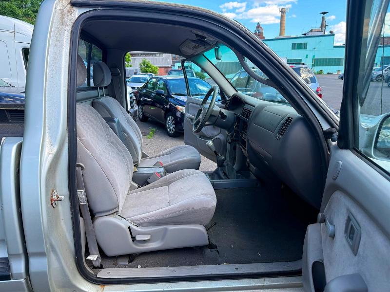 2001 Toyota Tacoma VIN 5TEPM62N812782466 COPART salvage auction — MINOR DENT/SCRATCHES, Ct - Certificate Of Title (P), sold $2,350 on 2026-07-09 (photo 5)