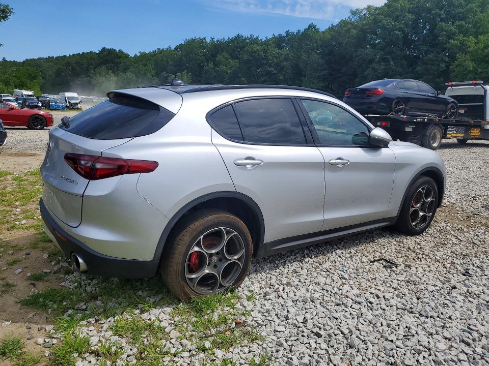 2018 Alfa romeo Stelvio VIN ZASFAKPN1J7B92565 COPART salvage auction — MECHANICAL, Nh - Certificate Of Title (P), sold $6,300 on 2026-07-29 (photo 3)