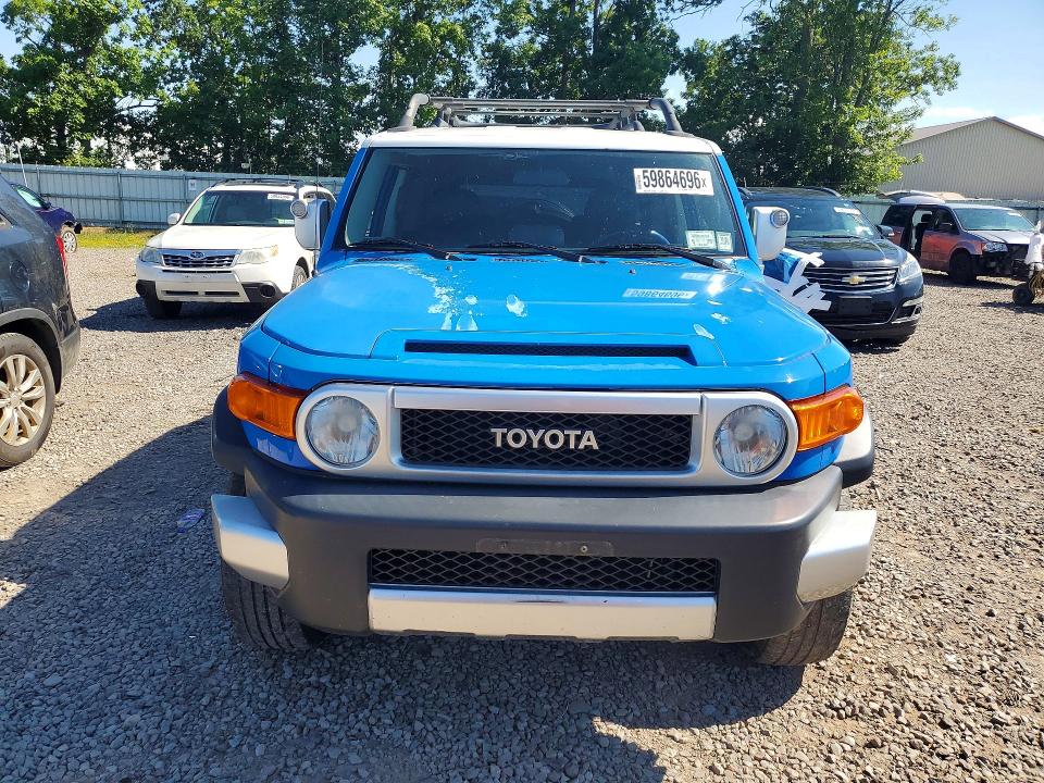 2007 Toyota Fj cruiser VIN JTEBU11F070018879 COPART salvage auction — MINOR DENT/SCRATCHES, Ny - Certificate Of Title (P), sold $6,900 on 2026-07-29 (photo 5)