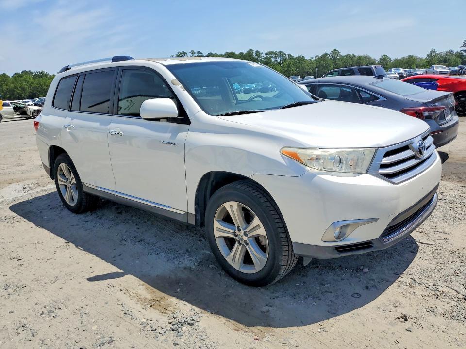2013 Toyota Highlander VIN 5TDDK3EH8DS211008 COPART salvage auction — MINOR DENT/SCRATCHES, Sc - Certificate Of Title, sold $4,350 on 2026-07-27 (photo 4)