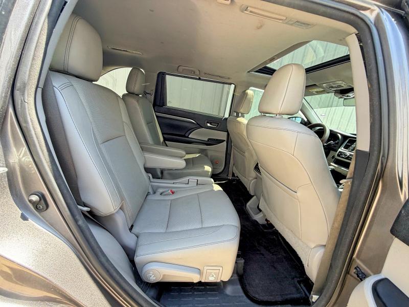 2017 Toyota Highlander VIN 5TDYZRFH0HS188103 COPART salvage auction — MINOR DENT/SCRATCHES, Ms - Certificate Of Title (P), sold $13,500 on 2026-07-23 (photo 6)