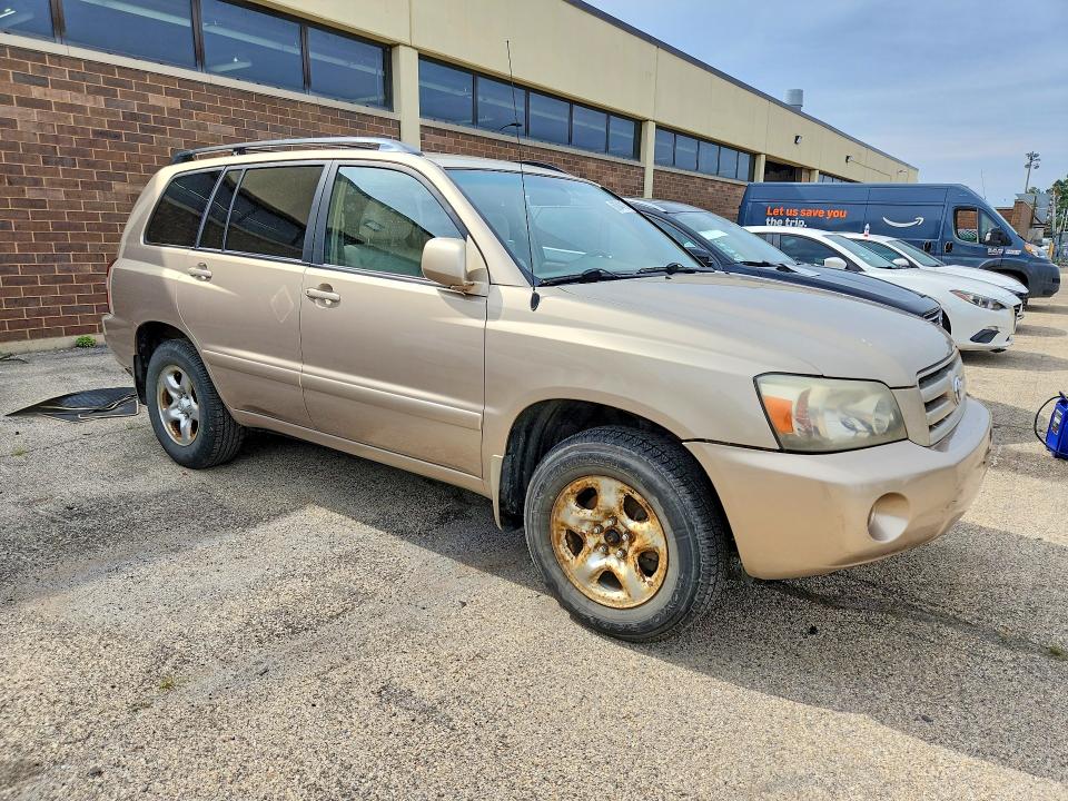 2004 Toyota Highlander VIN JTEDD21A440075004 COPART salvage auction — MECHANICAL, In - Certificate Of Title, sold $1,100 on 2026-07-27 (photo 4)