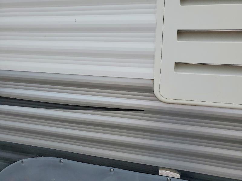 2014 Heartland Trail runner VIN 5SFEB3320EE269766 COPART salvage auction — SIDE, NE - CERT OF TITLE-SALVAGE, sold $1,800 on 2026-07-23 (photo 6)