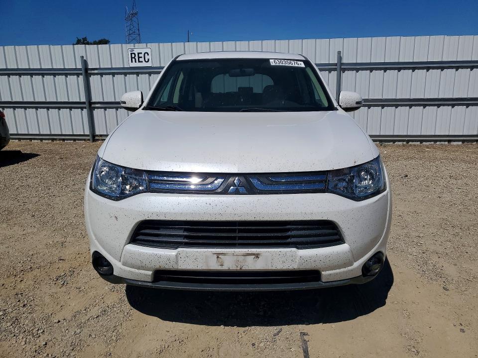 2014 Mitsubishi Outlander VIN JA4AD3A39EZ018237 COPART salvage auction — MECHANICAL, CA - DIS/DLR/EXP ONLY CLEAN TITLE, sold $60 on 2026-10-02 (photo 5)