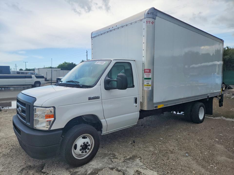 2024 Ford Econoline VIN 1FDXE4FN5RDD08888 COPART salvage auction — MINOR DENT/SCRATCHES, Fl - Certificate Of Title (P), sold $3,400 on 2026-07-24 (photo 1)