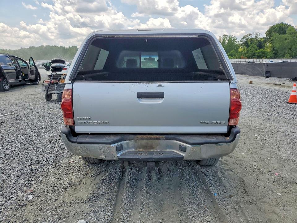 2005 Toyota Tacoma VIN 5TEUU42N15Z143925 COPART salvage auction — MINOR DENT/SCRATCHES, NC - SALVAGE CERT-REBUILT, sold $4,650 on 2026-07-27 (photo 6)