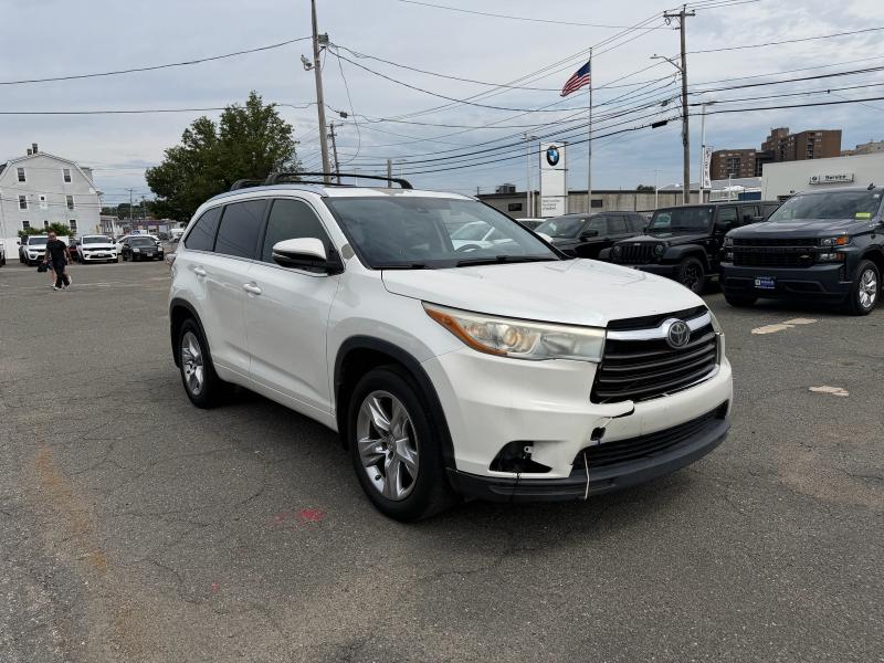 2015 Toyota Highlander VIN 5TDYKRFH2FS110262 COPART salvage auction — MINOR DENT/SCRATCHES, MA - CERTIFICATE OF TITLE (P), sold $9,600 on 2026-07-21 (photo 1)