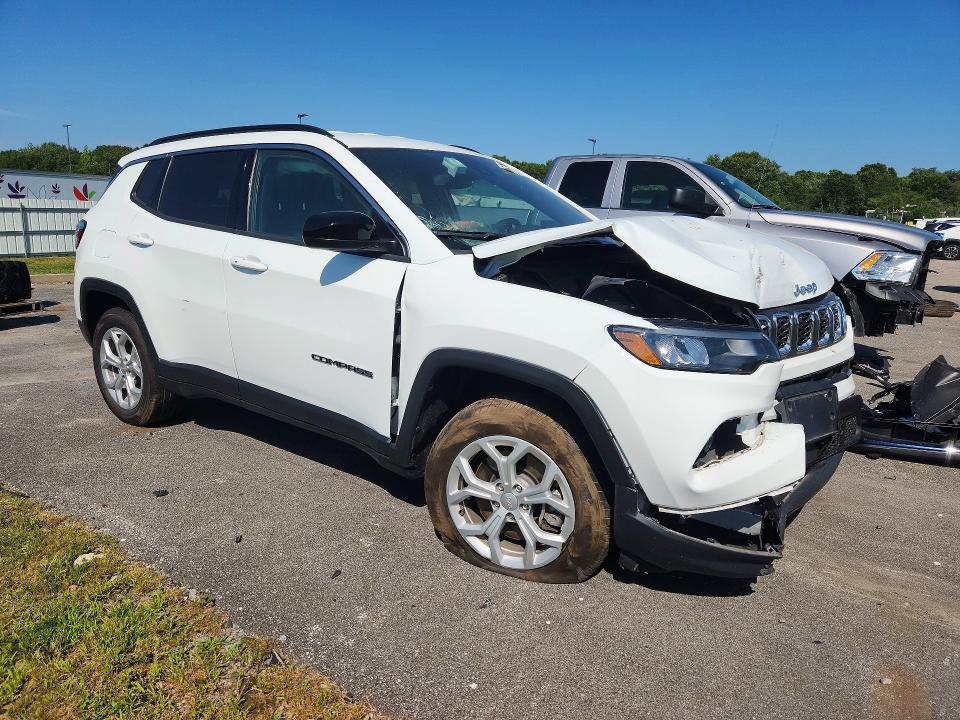 2024 Jeep Compass VIN 3C4NJDBN9RT138607 COPART salvage auction — FRONT END, Mo - Certificate Of Title, sold $5,700 on 2026-08-17 (photo 4)